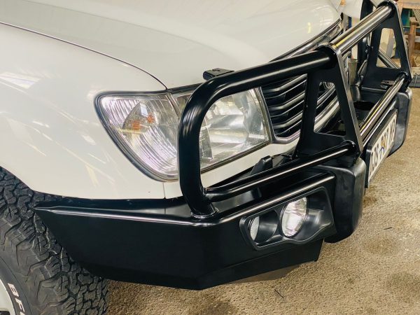 TOYOTA LANDCRUISER 100 SERIES VX MCC POST TYPE BUMPER REPLACEMENT BULLBAR – POSTLC100VX  (Courier Not Included, Please request separate quote) - Image 2