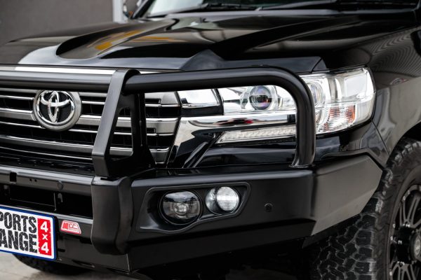TOYOTA LANDCRUISER 200 SERIES 2016 to current: POST TYPE BUMPER REPLACEMENT BULLBAR (Bumper cut) – POSTLC20016  (Courier Not Included, Please request separate quote) - Image 3