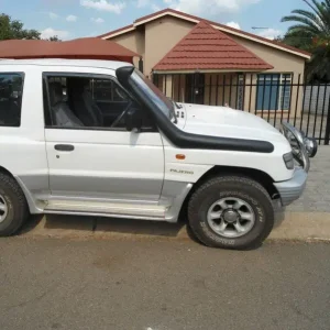 Mitsubishi Pajero NL 1997-2000 (Blister Fender) Snorkel Kit