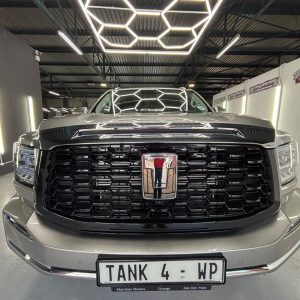 Tank 500 Grill Gloss Black